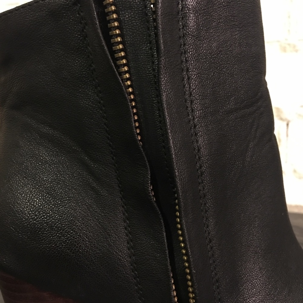 NWOT Urban Outfitters black bootie - Picture 5 of 6